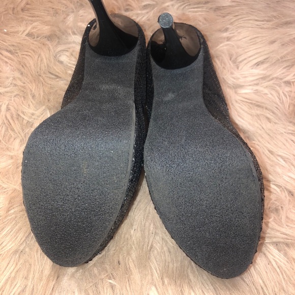 Shoe - Picture 4 of 4